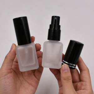 Frosted Foundation Sample <b>Bottle</b> 5Ml Square <b>Spray</b> <b>Empty</b> Plastic Travel Size - Product Image 1