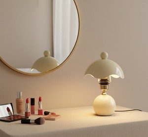 Lámpara de Mesa LED con Base de Madera, Luz Blanca Cálida 2700K, Control Táctil, Diseño Minimalista, 37cm de Altura, Funciona con Batería, Luz Nocturna Regulable - Product Image 4