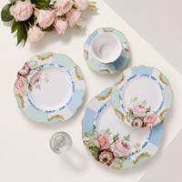 Ensembles de vaisselle fantaisie en céramique européenne New Bone China avec assiettes à roses, bols, tasses et soucoupes et tasse à café pour 12 personnes