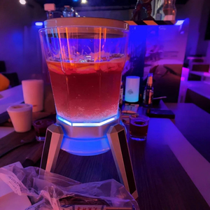 Fabrika toptan 3L ışıklı bira kulesi şarj edilebilir renk değiştiren ışıklar, hoega. bira kulesi ile donatılmıştır.