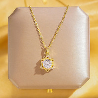 Collar de Lujo de Acero Inoxidable con Colgante de Oro de 18k, Perla, Concha, Zirconia, Trébol, Mariposa, Corazón, Letra CZ y Flor para Mujer