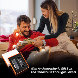 Encendedor de soplete de butano de Metal personalizado directo de fábrica y combinación de cortador de cigarros cerrado de acero inoxidable de fibra de carbono con logotipo impreso - Product Image 3