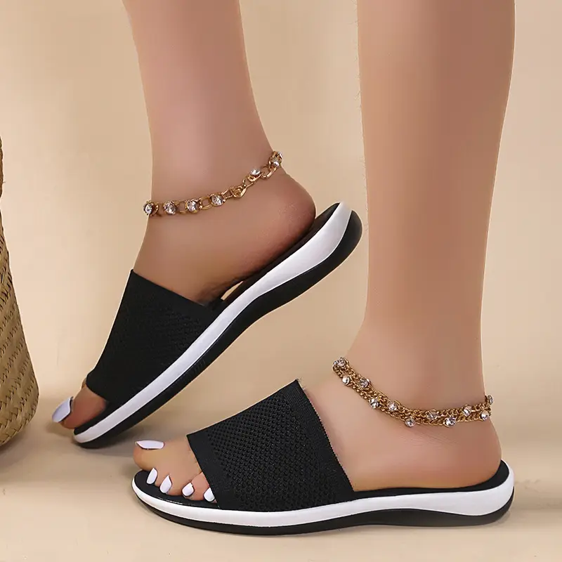2023 New Wholesale Fashion Black Women Slippers Casual Large Size Beach Shoes Flat Shoes