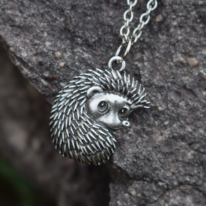 SanLan Collana con Ciondolo a Forma di Riccio in Rame e Diamanti, Piccolo e Carino Regalo di Compleanno per la Fidanzata - Product Image 2