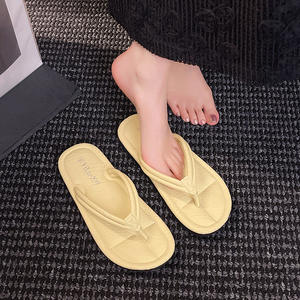 Sandales plates Tiyo ER810 pour femmes, chaussures de plage d'été, à bout ouvert, tendance mode avec cristaux, couleurs unies rose, noir, jaune, beige, bleu - Product Image 2