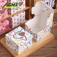 Boîte à dessert écologique de qualité alimentaire avec fenêtre en forme de cœur, boîte à gâteau carrée en papier kraft, emballage de boulangerie personnalisé avec logo, vente en gros
