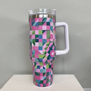 แก้วทัมเบลอร์40oz ดีไซน์<span class=keywords><strong>ใหม่</strong></span>พิมพ์ลาย3D พร้อมหูจับขวดน้ำกันรั่วทำจากสเตนเลสสตีลเก็บความร้อนและความเย็น - Product Image 4