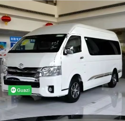 Toyota Hiace South Africa 15-Seater Van with LED Lights