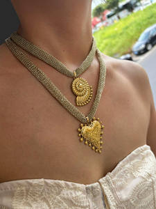 Collane con Ciondolo a Forma di Cuore, Sole e Conchiglia in Acciaio Inox Placcato Oro 18K XINRU per Donne, <span class=keywords><strong>Catena</strong></span> a Maglia Intrecciata alla Moda, Novità 2025 - Product Image 3