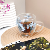 Gelas minum kaca dinding ganda, Tumbler kaca dinding ganda dengan bunga kering untuk kopi kembali ke sekolah