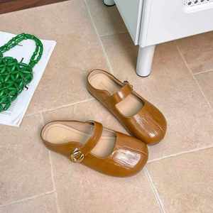 Mocassins en cuir véritable pour femmes, en cuir de veau souple, bout rond froissé, chaussures plates confortables et décontractées avec boucle métallique - Product Image 5