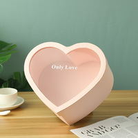 Boîte-cadeau de carton ondulé en forme de cœur personnalisée pour la Saint-Valentin fenêtre transparente avec couvercle à base de fleur estampage de rose d'amour