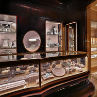 Vitrine à bijoux semi-circulaire incurvée personnalisable avec éclairage LED, robuste, écologique, en verre transparent pour articles de luxe