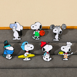 WOWEI Broche en alliage Snoopy <span class=keywords><strong>Beagle</strong></span> Chien <span class=keywords><strong>Blanc</strong></span>, plaqué zinc <span class=keywords><strong>noir</strong></span>, gaufré, personnalisé, pour décoration intérieure <span class=keywords><strong>et</strong></span> artisanat - Product Image 1