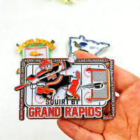 Épinglette de baseball américaine personnalisée en émail avec logo sur mesure, design imitation antique, métal plaqué or