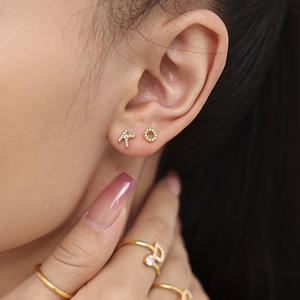 ชุดเครื่องประดับเซอร์คอนสแตนเลสสตีล ชุบทอง 18K พร้อมสร้อยคอและกำไลข้อมือสำหรับผู้หญิง เหมาะสำหรับงานปาร์ตี้ - Product Image 6