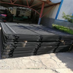 H&F HF-WMF002 Venta Directa de Fábrica Malla de Alambre Soldada Moderna de 4mm con Recubrimiento de PVC Gris Curvado en 3D para Cercas Exteriores de 1.2m-2.5m - Product Image 4