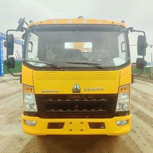 Grue montée sur camion Sinotruk Ho Wo, grue mobile à flèche télescopique de 4 tonnes à 4 sections pour l'alimentation en matériaux sur chantier - Product Image 2