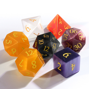 ชุดลูกเต๋า 7 ชิ้น Dungeons and Dragons D20 ลูกเต๋าคริสตัลหลากสีแบบกำหนดเองพร้อมโลโก้ ลูกเต๋าตาแมว ชุดเกมลูกเต๋าคริสตัลหลากสี - Product Image 1