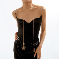 Ensemble de bijoux tendance avec pendentif floral multi-couches, collier, boucles d'oreilles vintage à fleurs, chaîne de pull, long collier pour femmes