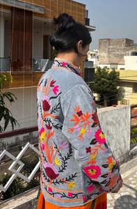 Chaqueta de Terciopelo Bordada Suzani con Estampado Floral Hecho a Mano, Estampado de Tiras, Botones Hechos a Mano, Ropa de Mujer - Product Image 4