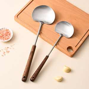 Espátula para Wok de Acero Inoxidable 316L, Resistente al Calor y Anti-Quemaduras, con Mango de Madera, Utensilio de Cocina para Uso Doméstico - Product Image 3