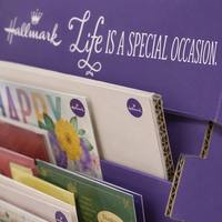 Étagère de présentation de cartes de vœux en carton personnalisée et professionnelle avec des poches à plusieurs niveaux pour les magasins de cadeaux, les boutiques de détail et la merchandising