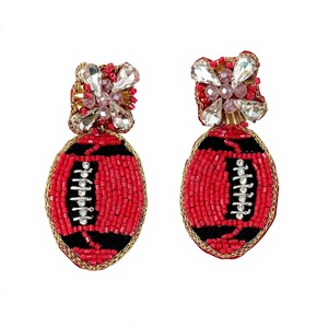 Pendientes Colgantes HOP Multicolor con Cuentas Plateadas y Diseño Floral, Hechos a Mano, Inspirados en Conejitos, para Pascua y Festividades de Primavera - Product Image 5