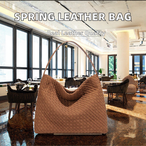 Colección Primavera 2025, Bolso Bandolera de Cuero Genuino Ligero y Moderno, Correa de Cadena de Algodón, Cierre de Cremallera, Capacidad de 2-2.9L - Product Image 2