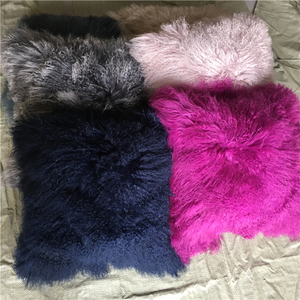 Almohada de Piel de Animal Teñida de Color - Product Image 3