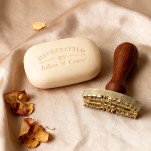 Moule de presse à logo en laiton personnalisé pour savon - Outil de gaufrage de savon haute précision pour les marques de savon artisanal - Product Image 1