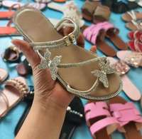 Sandales plates populaires pour femmes, tongs tendance en solde, pantoufles de marche décontractées, styles variés expédiés aléatoirement