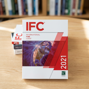 Código Internacional de Incendios IFC 2021, Libro de Normas de Prevención de Incendios y Seguridad en la Construcción, Tapa Blanda - Product Image 1