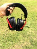 Auriculares Inalámbricos para Juegos HyperX Cloud III, 2.4GHz, Baja Latencia (<30ms), Audio Espacial DTS, Controles Táctiles, Pantalla Digital