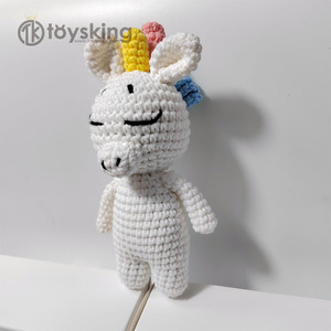 TK Wholesale Unicorn - Hochets sensoriels doux et mignons en crochet faits à la main pour bébés, cadeau de <span class=keywords><strong>naissance</strong></span>, jouets de dentition pour nourrissons - Product Image 2