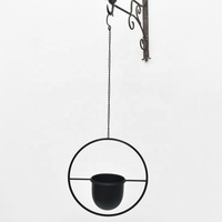 Jardinière suspendue en métal noir boho pour plantes d'intérieur Pot de fleur mural minimaliste du milieu du siècle et support de Pot de plante suspendu au plafond