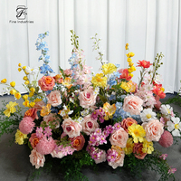 Guirlande de fleurs de mariage colorées, roses et verdure mélangées, décoration extérieure douce, fleurs artificielles