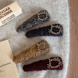 กิ๊บติดผมขนแมวประดับเพชรพลอยสำหรับฤดูใบไม้ร่วงและฤดูหนาว กิ๊บหนีบผมทรงปากเป็ดสำหรับเด็กผู้หญิง เหมาะสำหรับงานปาร์ตี้และใช้ในชีวิตประจำวัน - Product Image 1