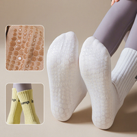 Chaussettes antidérapantes en coton personnalisées avec logo, chaussettes antidérapantes douces, chaussettes de yoga et de pilates personnalisées