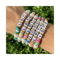 Vente en gros de tranches d'argile de polyester perles lettre d'amour Bracelet étanche Surf réglable heishi Couples Bracelet de plage pour les femmes