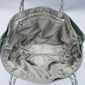 Sac fourre-tout en nylon personnalisé, grand sac à bandoulière souple, conception personnalisée, traitement ODM/OEM, service d'usine de sacs à main sur mesure - Product Image 6