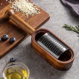 <span class=keywords><strong>Râpe</strong></span> <span class=keywords><strong>à</strong></span> fromage en acier inoxydable amovible en <span class=keywords><strong>bois</strong></span> d'acacia avec récipient en <span class=keywords><strong>bois</strong></span>, <span class=keywords><strong>râpe</strong></span> <span class=keywords><strong>à</strong></span> fromage <span class=keywords><strong>plate</strong></span> en <span class=keywords><strong>bois</strong></span> - Product Image 6