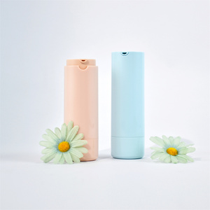 30ml 50ml Cam <span class=keywords><strong>bule</strong></span> tất cả nhựa bao bì mỹ phẩm tùy chỉnh Twist-up huyết thanh có thể thay thế ABS rỗng hình tròn chai không có không khí - Product Image 1