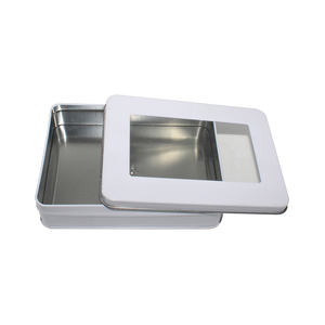 Boîte rectangulaire en fer blanc à finition mate avec fenêtre transparente et couvercle à vis pour l'affichage artisanal de bonbons, noix et petits objets - Product Image 3