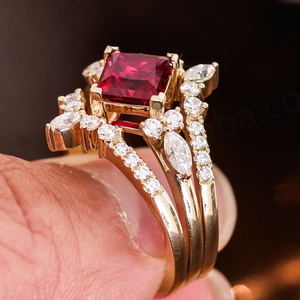 Bijoux fins Zuanyo, bague en or massif 10 carats avec rubis de laboratoire, ensemble de bagues empilables, bague de fiançailles en rubis de laboratoire taille princesse - Product Image 2