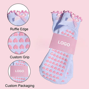 Chaussettes de danse antidérapantes pour filles avec logo personnalisé, bord festonné rose, pour ballet, barre, yoga, pilates, vente en gros pour femmes - Product Image 1