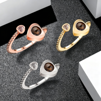 Bague de projection photo cachée « Je t'aime » en 100 langues, double cœur entrecroisé, ouverte, dorée, réglable, cadeau pour elle