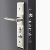 Porte d'entrée en acier sur mesure, moderne et luxueuse, insonorisée et écoénergétique pour villa de luxe