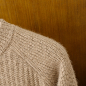 Suéter de Cachemira 100% para Hombre, Cárdigan de Invierno con Cuello Acolchado, Colección Otoño/Invierno - Venta al por Mayor - Product Image 3