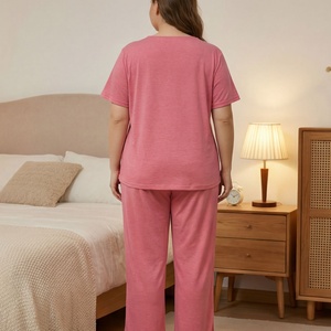 Pyjama <span class=keywords><strong>Femme</strong></span> <span class=keywords><strong>Grande</strong></span> <span class=keywords><strong>Taille</strong></span> en Dentelle Col V Couleur Unie Doux et Attrayant Ensemble Deux Pièces Manches Courtes Vêtements <span class=keywords><strong>de</strong></span> <span class=keywords><strong>Nuit</strong></span> pour la Maison Vente en Gros OEM/ODM - Product Image 4